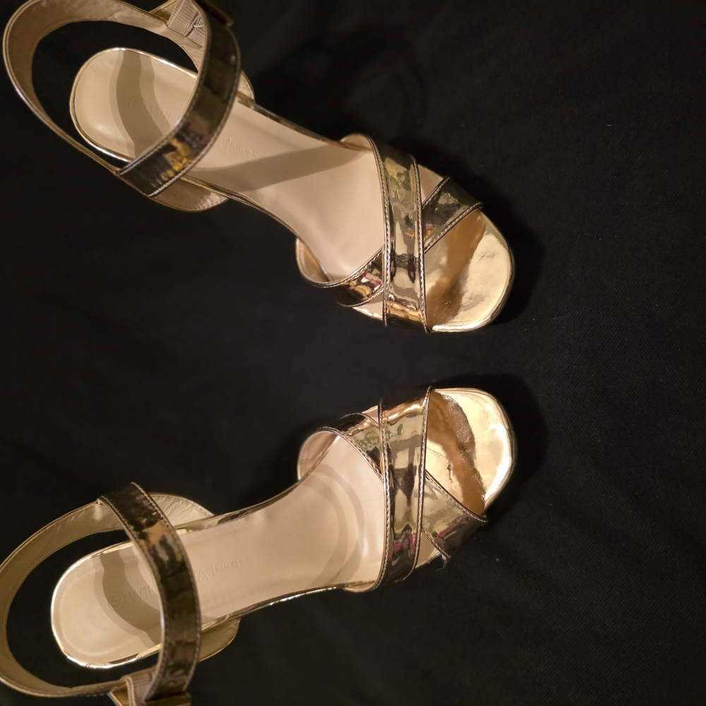Elegant Gold Women's Sandals